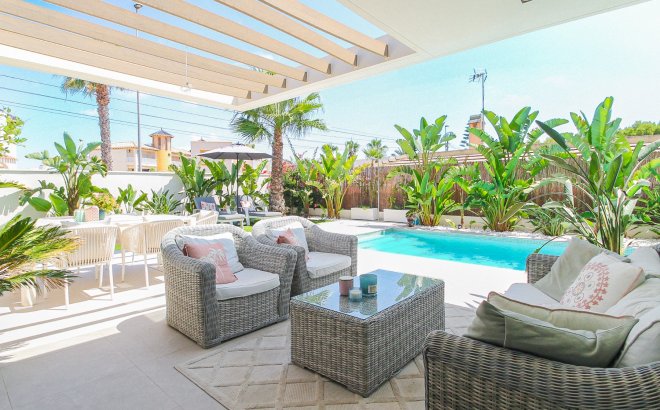 Revente - Villa -
Orihuela Costa - Costa Blanca
