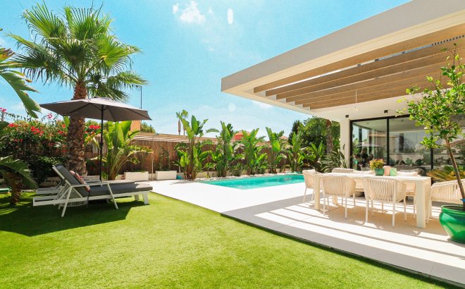 Revente - Villa -
Orihuela Costa - Costa Blanca