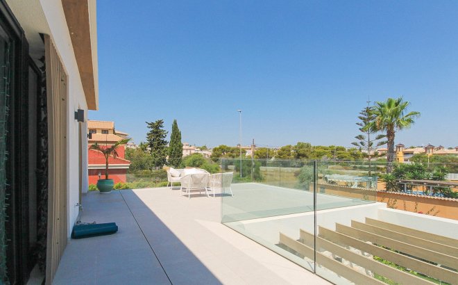Revente - Villa -
Orihuela Costa - Costa Blanca