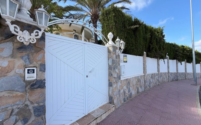 Resale - Villa -
Rojales - La Fiesta