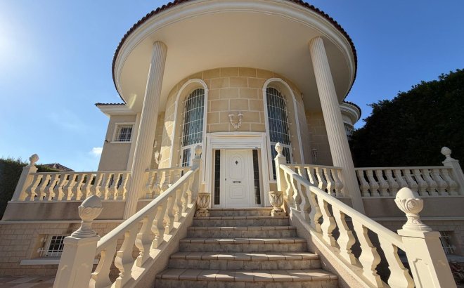 Resale - Villa -
Rojales - La Fiesta