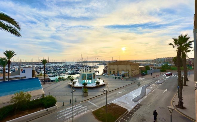 Resale - Apartment -
Torrevieja