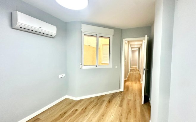 Resale - Apartment -
Torrevieja - La Mata Pueblo