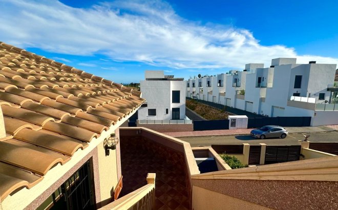 Resale - Town House -
Torrevieja - La Siesta