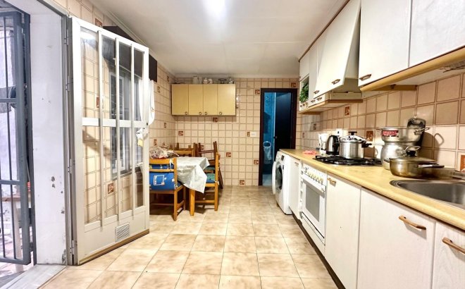 Resale - Town House -
Torrevieja - Playa del Cura