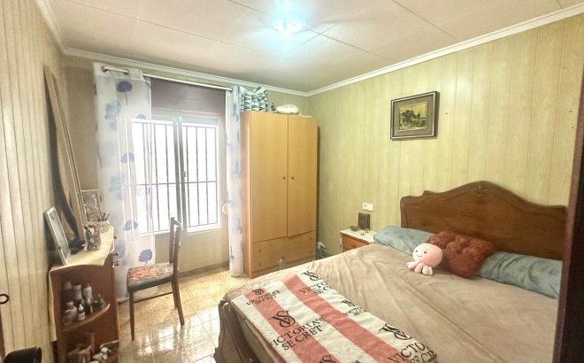 Resale - Town House -
Torrevieja - Playa del Cura