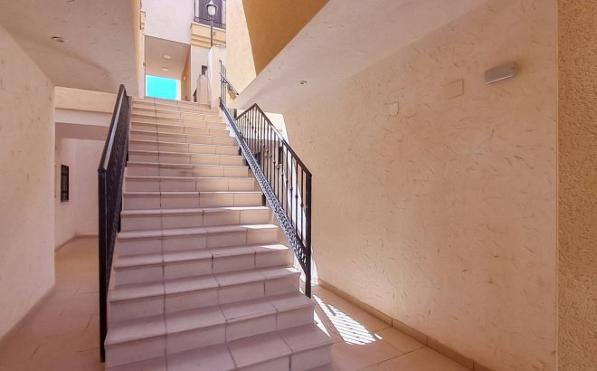 Resale - Apartment -
Orihuela Costa - Lomas de Cabo Roig