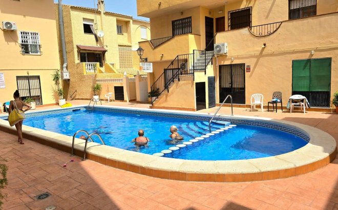 Resale - Dúplex -
Torrevieja - Playa del Cura