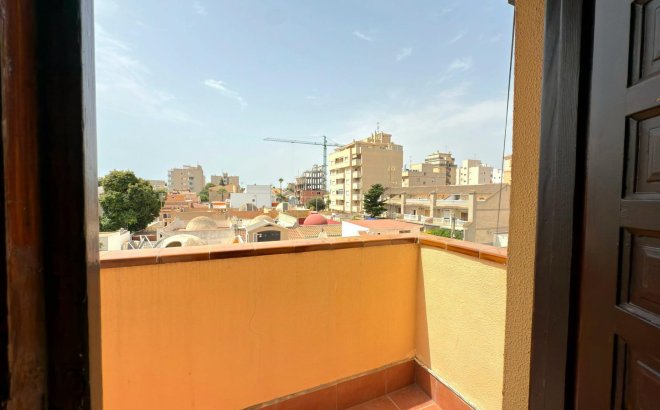 Resale - Dúplex -
Torrevieja - Playa del Cura