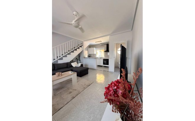 Resale - Dúplex -
Torrevieja - Playa del Cura