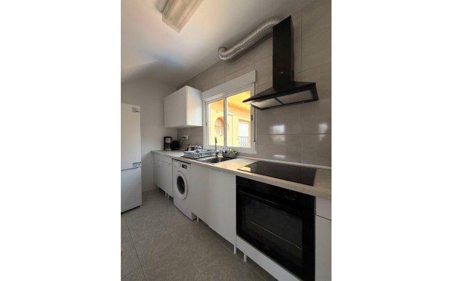 Resale - Dúplex -
Torrevieja - Playa del Cura