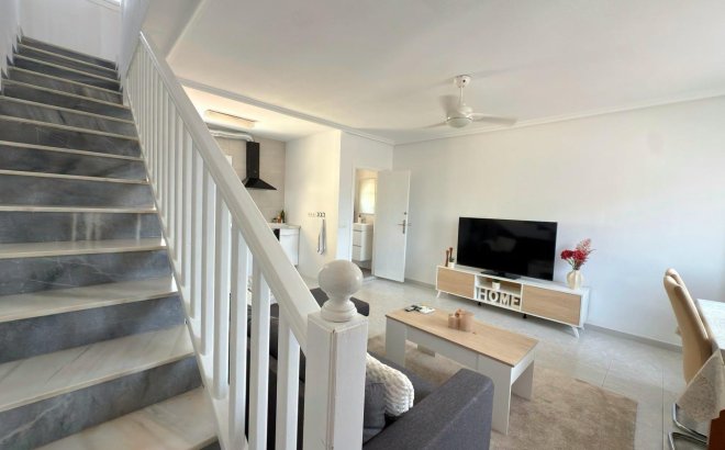 Resale - Dúplex -
Torrevieja - Playa del Cura