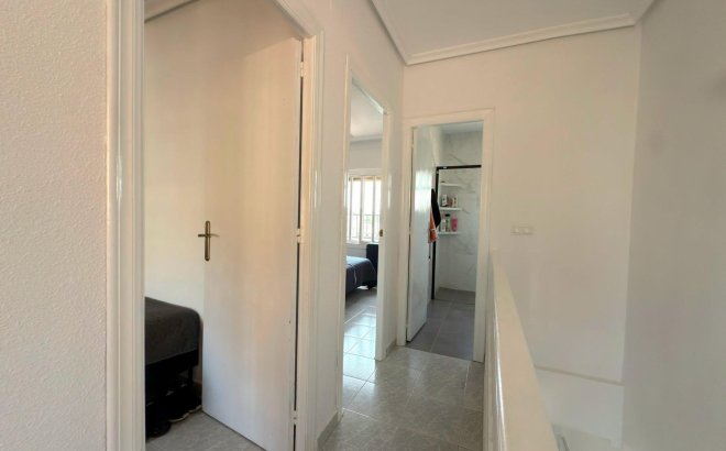 Resale - Dúplex -
Torrevieja - Playa del Cura