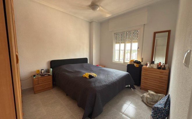 Resale - Dúplex -
Torrevieja - Playa del Cura