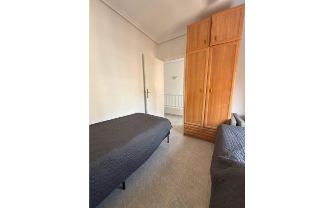 Resale - Dúplex -
Torrevieja - Playa del Cura