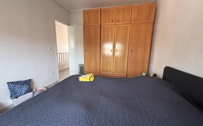 Resale - Dúplex -
Torrevieja - Playa del Cura