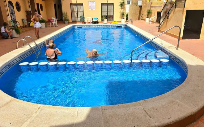 Resale - Dúplex -
Torrevieja - Playa del Cura