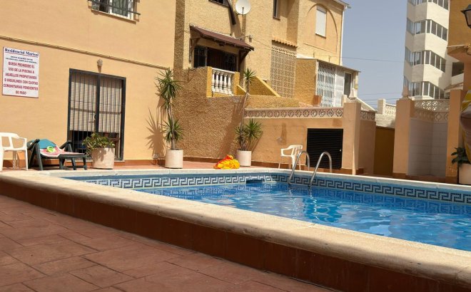 Resale - Dúplex -
Torrevieja - Playa del Cura