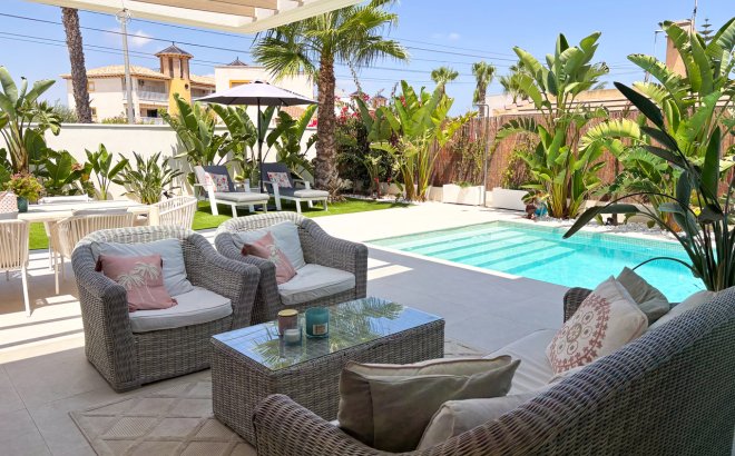 Resale - Villa -
Cabo Roig - Costa Blanca