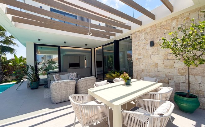 Resale - Villa -
Cabo Roig - Costa Blanca
