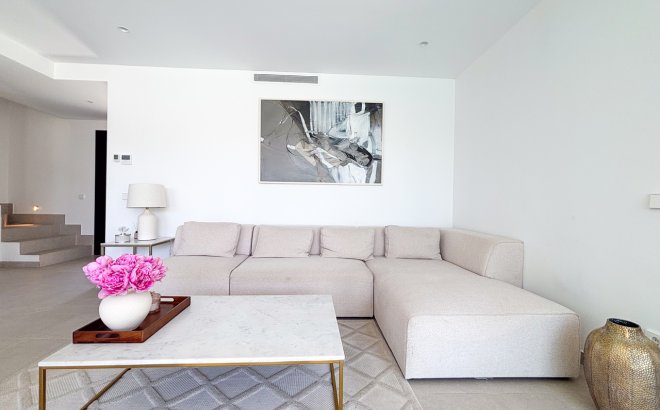 Resale - Villa -
Cabo Roig - Costa Blanca