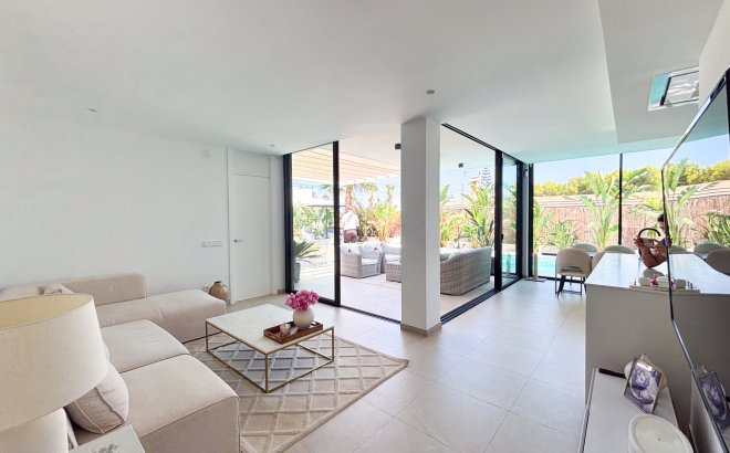 Resale - Villa -
Cabo Roig - Costa Blanca