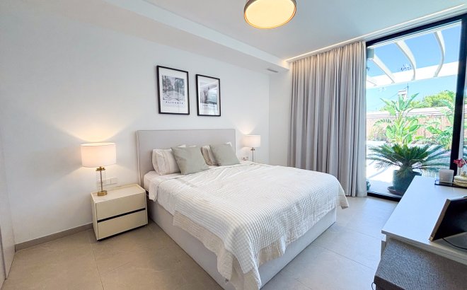 Resale - Villa -
Cabo Roig - Costa Blanca