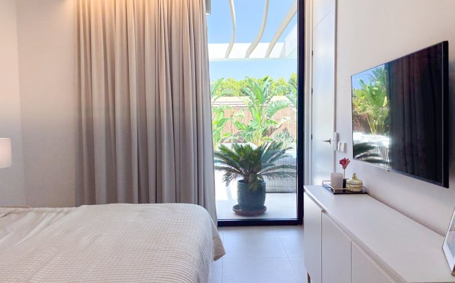 Resale - Villa -
Cabo Roig - Costa Blanca