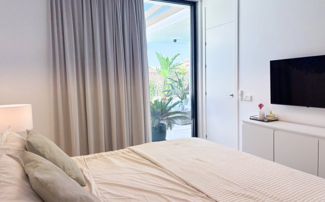 Resale - Villa -
Cabo Roig - Costa Blanca