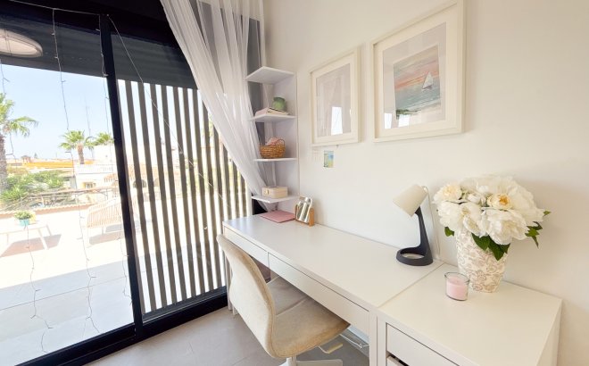 Resale - Villa -
Cabo Roig - Costa Blanca