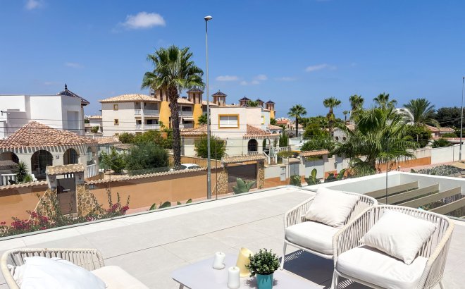 Resale - Villa -
Cabo Roig - Costa Blanca