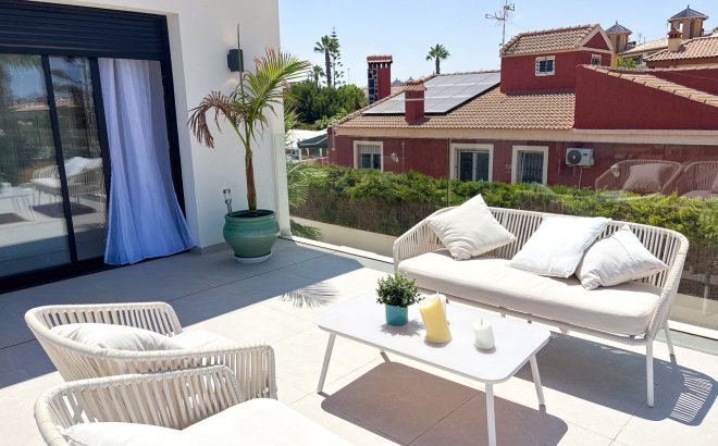 Resale - Villa -
Cabo Roig - Costa Blanca
