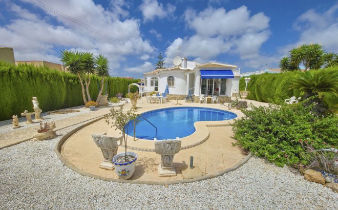 Resale - Villa -
Torrevieja - Costa Blanca