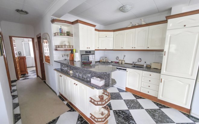 Resale - Villa -
Torrevieja - Costa Blanca