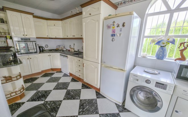 Resale - Villa -
Torrevieja - Costa Blanca