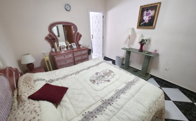Resale - Villa -
Torrevieja - Costa Blanca