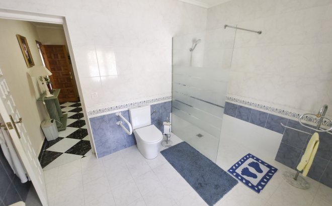 Resale - Villa -
Torrevieja - Costa Blanca