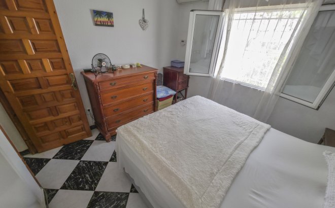 Resale - Villa -
Torrevieja - Costa Blanca