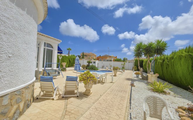 Resale - Villa -
Torrevieja - Costa Blanca
