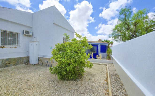 Resale - Villa -
Torrevieja - Costa Blanca