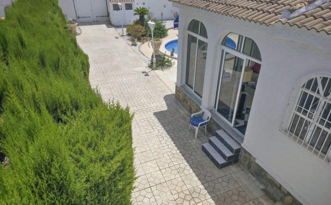 Resale - Villa -
Torrevieja - Costa Blanca