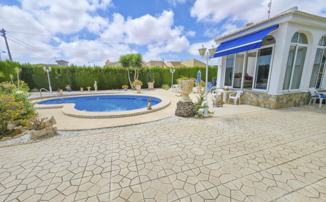 Resale - Villa -
Torrevieja - Costa Blanca