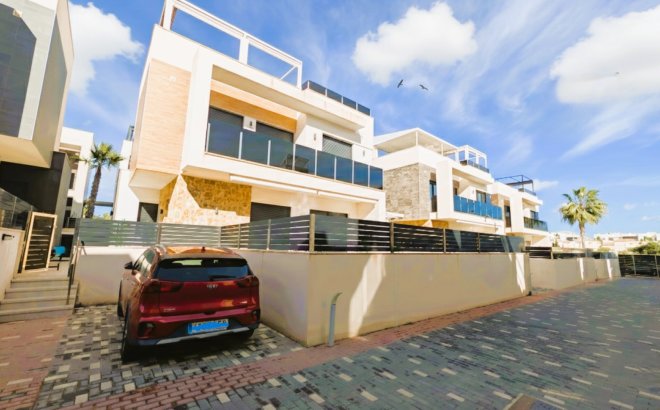 Resale - Villa -
Cabo Roig - Costa Blanca