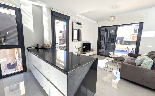 Resale - Villa -
Cabo Roig - Costa Blanca