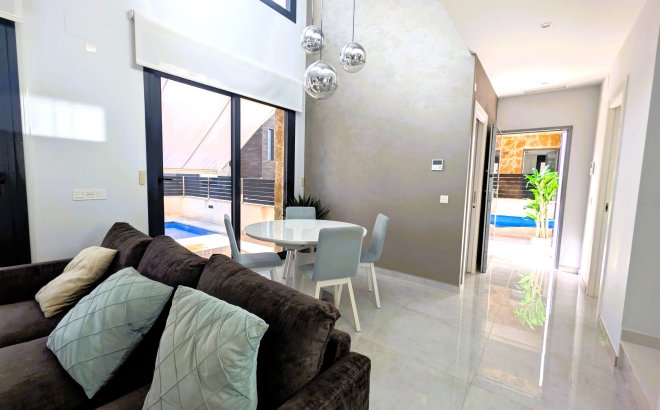 Resale - Villa -
Cabo Roig - Costa Blanca