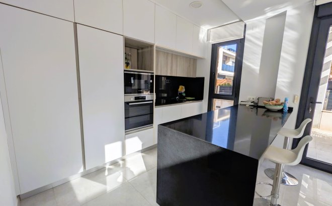 Resale - Villa -
Cabo Roig - Costa Blanca