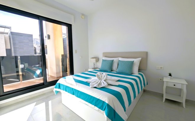 Resale - Villa -
Cabo Roig - Costa Blanca