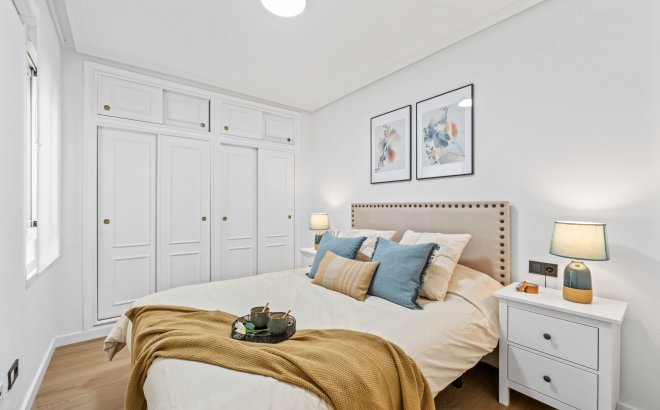 Resale - Apartment -
Playa Flamenca - Costa Blanca