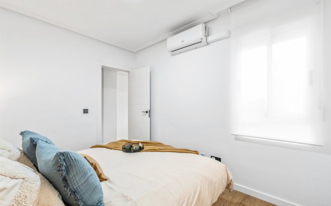 Resale - Apartment -
Playa Flamenca - Costa Blanca