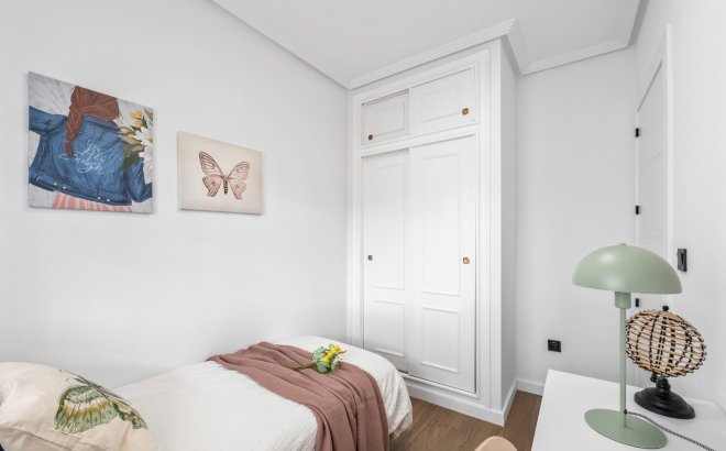 Resale - Apartment -
Playa Flamenca - Costa Blanca